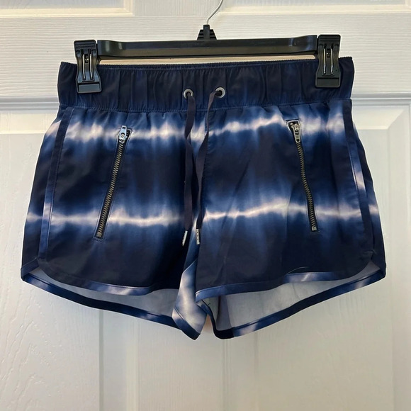 Athleta Tie Dye 'Sway' Mini Shorts in Blue & White Size XXS - Picture 2 of 4